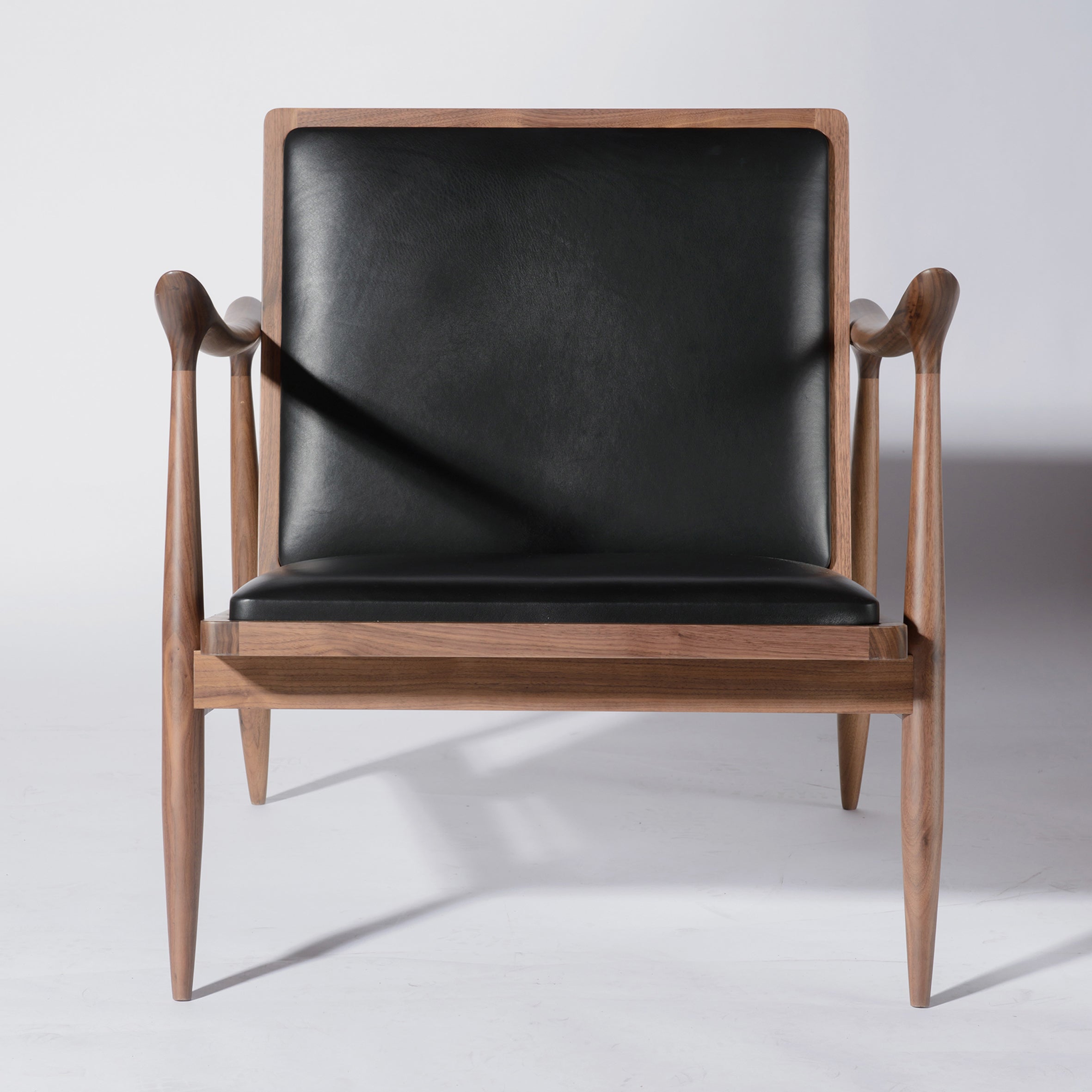 Isac Lounge Chair