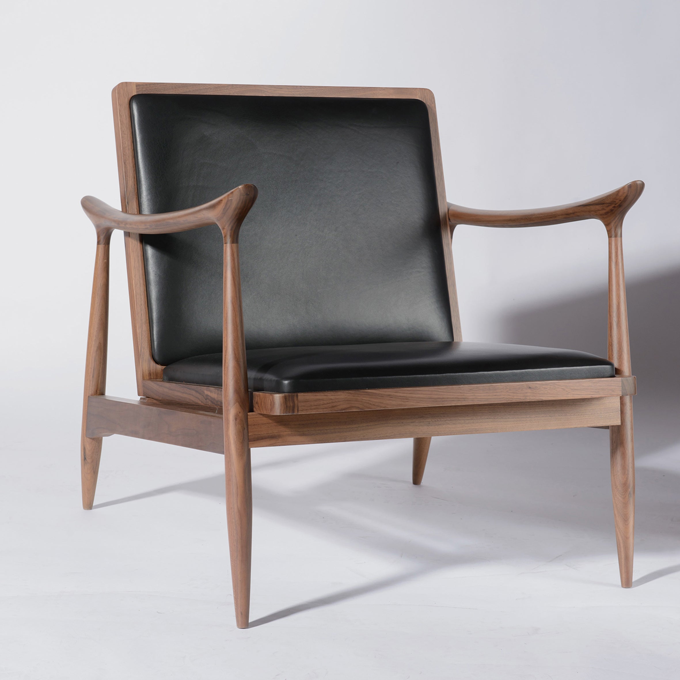 Isac Lounge Chair