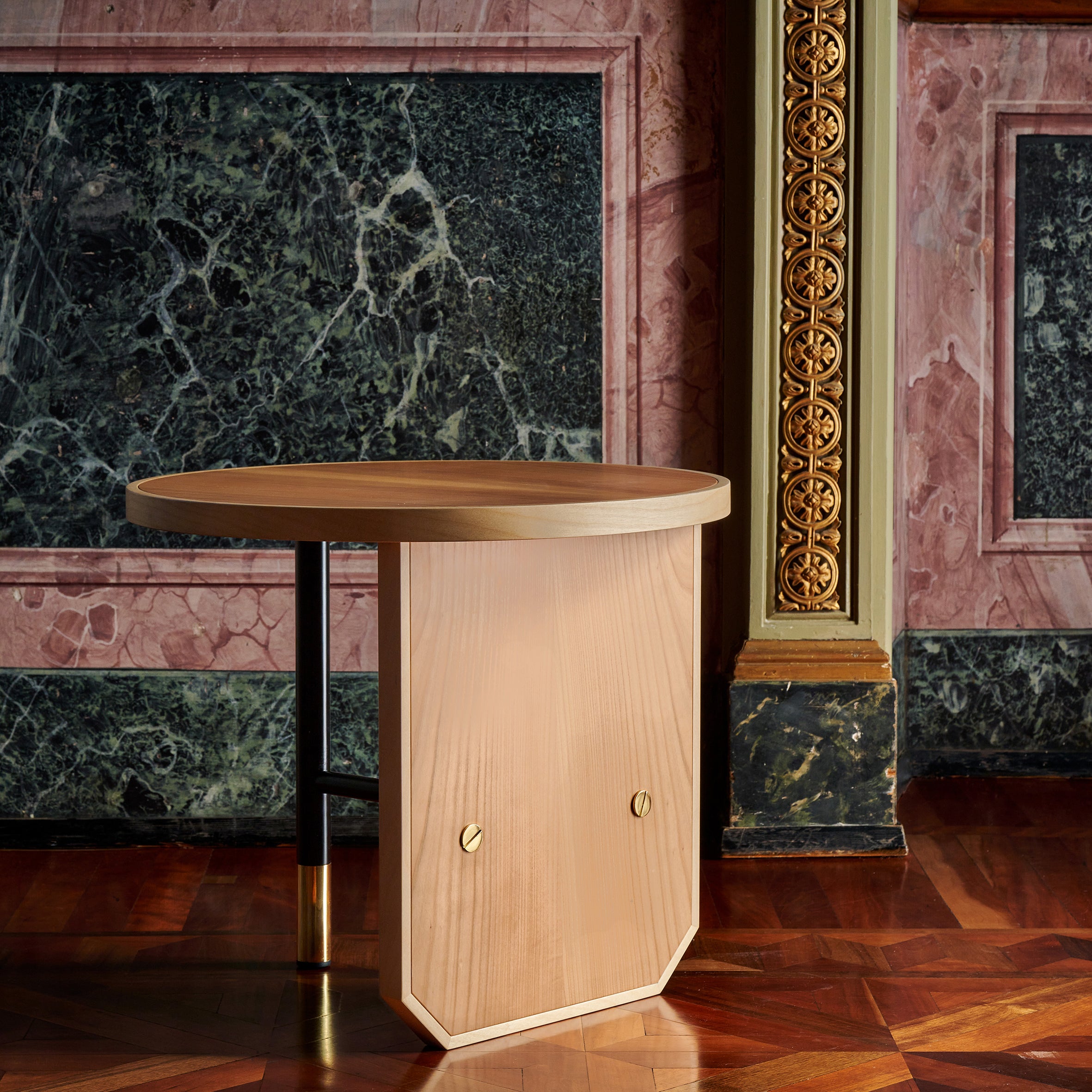 Scudo Side Table