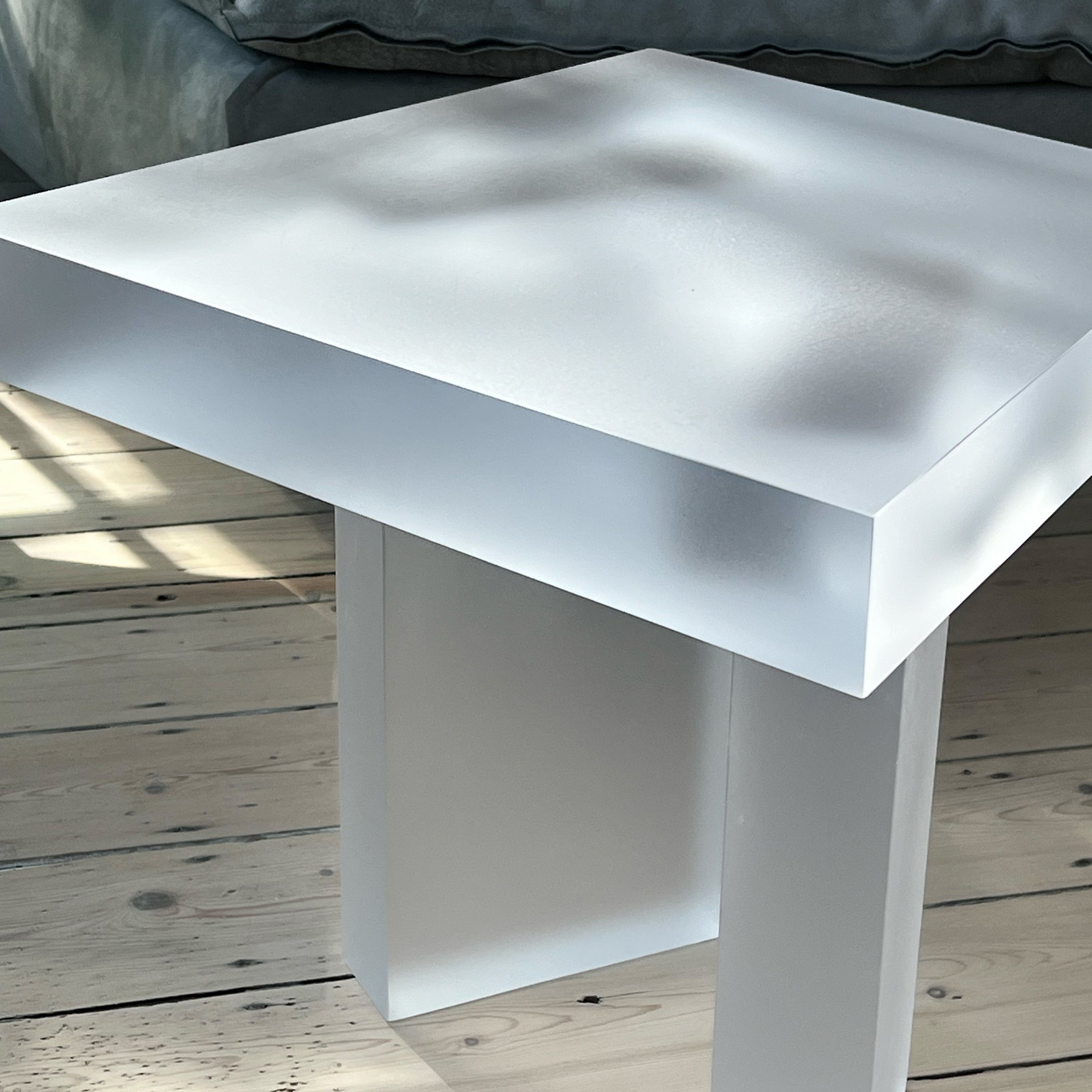 Gelo Side Table