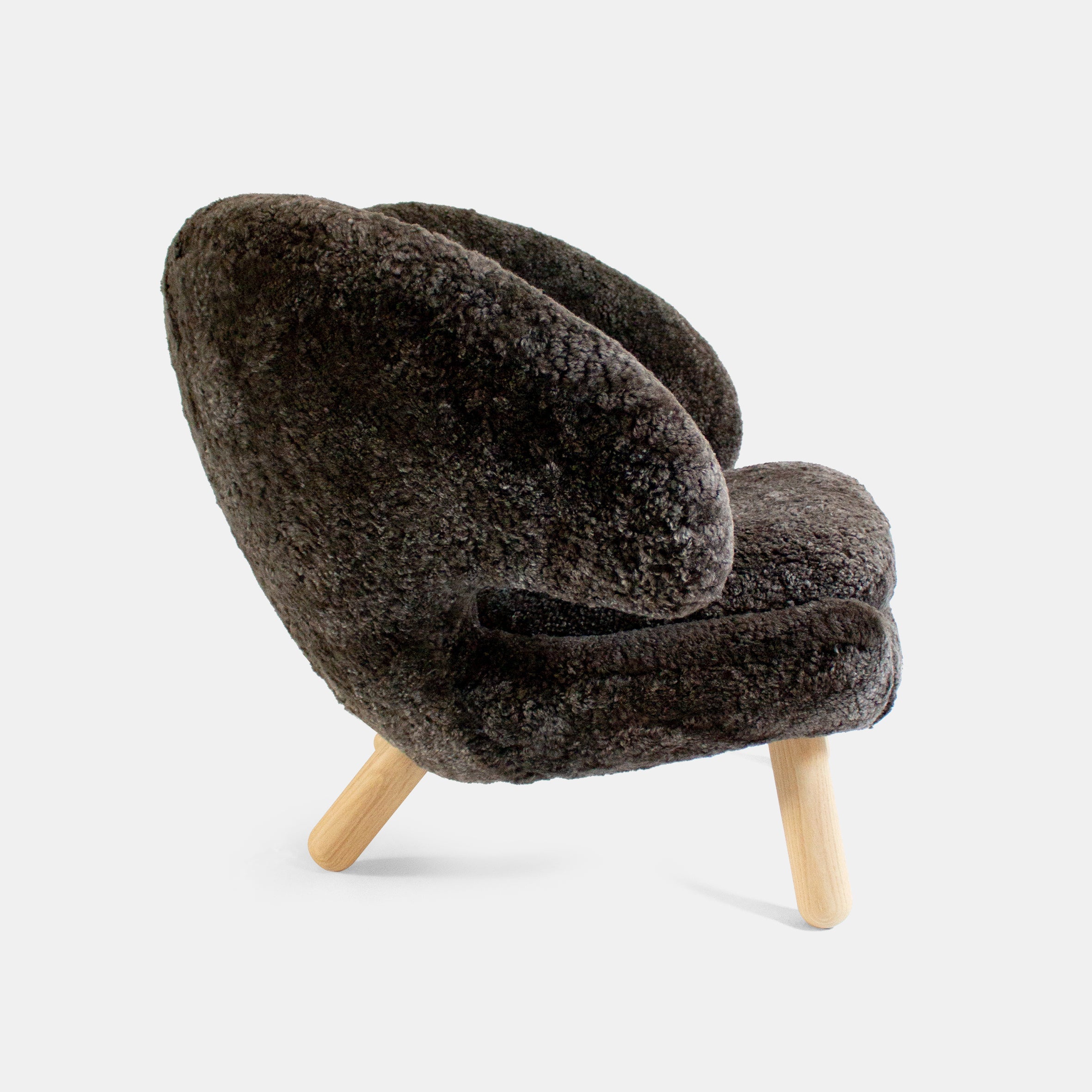 Pelican Lounge Chair - Sheepskin